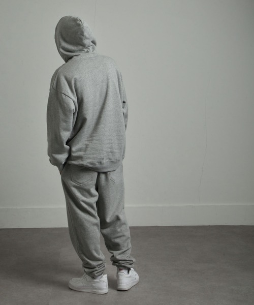 UNCORD（アンコード）の「【UNCORD】90's EMBROIDERY LOGO SWEAT HOODIE / ビッグシルエット カレッジ アーチロゴ ワンポイント刺繍 パーカー【12oz】（パーカー・メンズ・ブラック/ネイビー/カーキ/オートミール/杢グレー/グレイッシュベージュ・MEDIUM/LARGE/X-LARGE）」の13枚目の写真