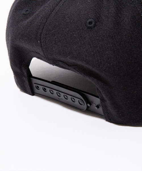 Subciety（サブサエティ）の「SNAPBACK CAP-SLUGGER-（キャップ・メンズ・ホワイト/ブラック/グレー・FREE）」の8枚目の写真