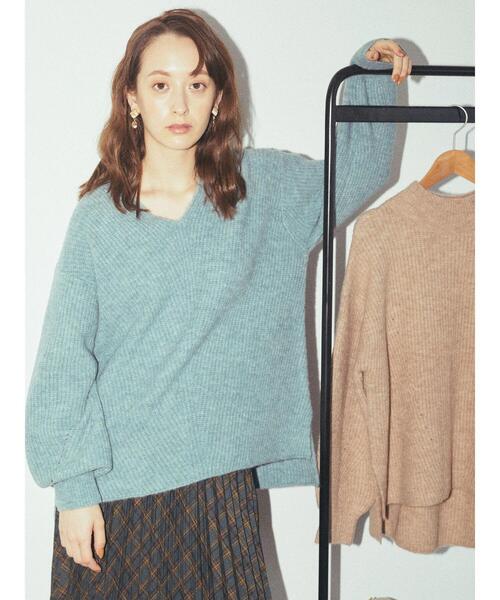 earth music&ecology（アースミュージックアンドエコロジー）の「ブラッシュヤーンＶネックプルオーバー＊（ニット/セーター・レディース・チャコールグレー/ベージュ/アイボリー/ミント・FREE）」の7枚目の写真