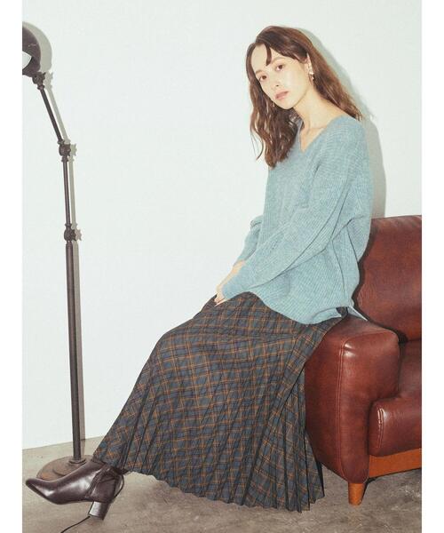 earth music&ecology（アースミュージックアンドエコロジー）の「ブラッシュヤーンＶネックプルオーバー＊（ニット/セーター・レディース・チャコールグレー/ベージュ/アイボリー/ミント・FREE）」の8枚目の写真