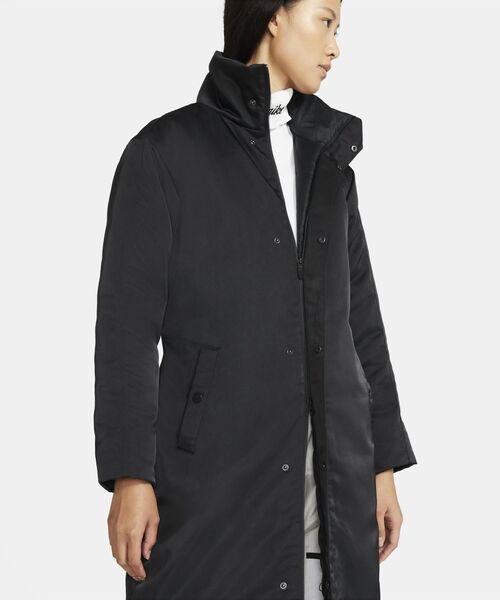NIKE(ナイキ)の「ナイキ ウィメンズ SYN トレンド パーカ / Nike Sportswear Synthetic-Fill Women's Parka <XS-2XL 展開>(ステンカラーコート・レディース・クリーム/ブラック・S/M/L/2XL/XL/XS)」の6枚目の写真