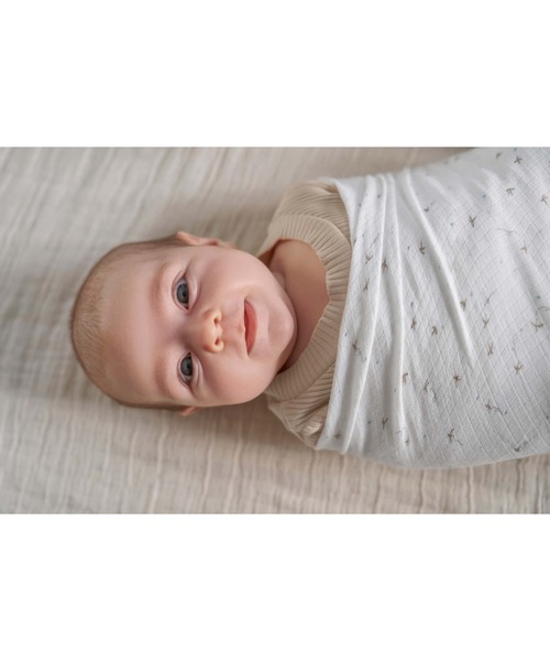 aden + anais essentials（エイデンアンドアネイエッセンシャルズ）の「スワドル 2枚入り（おくるみ・キッズ・ブラウン・FREE）」の8枚目の写真