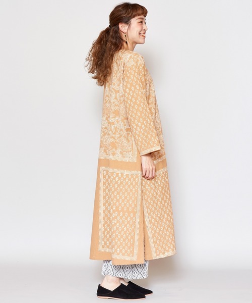 チャイハネ（チャイハネ）の「【チャイハネ】ブロックプリントワンピース（ワンピース・レディース・ホワイト/ベージュ/ネイビー・FREE）」の5枚目の写真