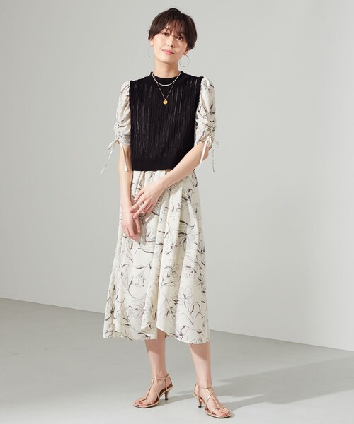 Feroux(フェルゥ)の「【2SET】透かしニットベスト×パフスリーブ ワンピース(セットアップ・レディース・ピンク系/イエロー系/グリーン系6/ブラック系6・1/2)」の2枚目の写真