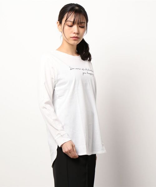 BELLUNA PLUS(ベルーナ)の「綿100%シルケット素材ロゴプルオーバー(Tシャツ/カットソー・レディース・ベージュ/ホワイト系その他/チャコール/ホワイト系その他2・MEDIUM/LARGE/X-LARGE)」の15枚目の写真