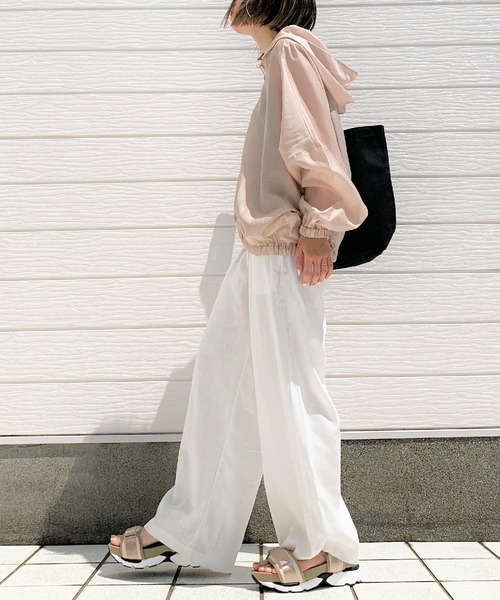 Q（キュー）の「シアーフーディーブルゾン（マウンテンパーカー・レディース・ライトグレー/ベージュ・MEDIUM）」の8枚目の写真