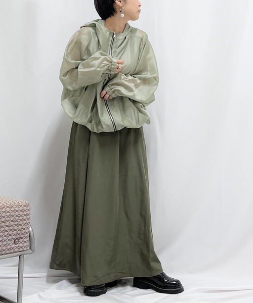 Q（キュー）の「シアーフーディーブルゾン（マウンテンパーカー・レディース・ライトグレー/ベージュ・MEDIUM）」の9枚目の写真