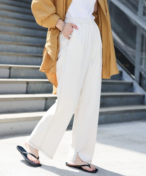 CIAOPANIC TYPY(チャオパニックティピー)の「【TYPYDENIM】裾フリンジイージーパンツ(デニムパンツ・レディース・ホワイト/サックスブルー/ネイビー・SMALL/MEDIUM)」の2枚目の写真