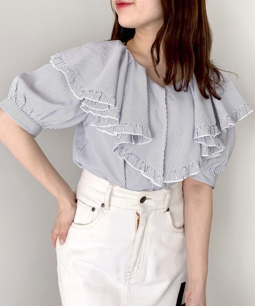 OLIVE des OLIVE(オリーブデオリーブ)の「ラッフルケープカラー半袖ブラウス(シャツ/ブラウス・レディース・オフホワイト/サックスブルー/ネイビー・FREE)」の2枚目の写真