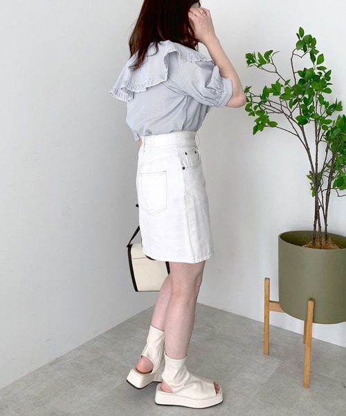 OLIVE des OLIVE(オリーブデオリーブ)の「ラッフルケープカラー半袖ブラウス(シャツ/ブラウス・レディース・オフホワイト/サックスブルー/ネイビー・FREE)」の11枚目の写真