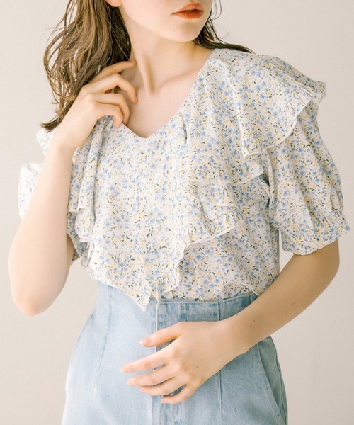 OLIVE des OLIVE(オリーブデオリーブ)の「ラッフルケープカラー半袖ブラウス(シャツ/ブラウス・レディース・オフホワイト/サックスブルー/ネイビー・FREE)」の19枚目の写真