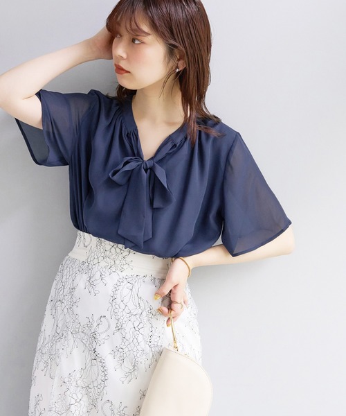 natural couture(ナチュラルクチュール)の「前後2WAYフレアスリーブボウタイブラウス(シャツ/ブラウス・レディース・サックスブルー/アイボリー/ミント/ネイビー/モカ・FREE)」の20枚目の写真