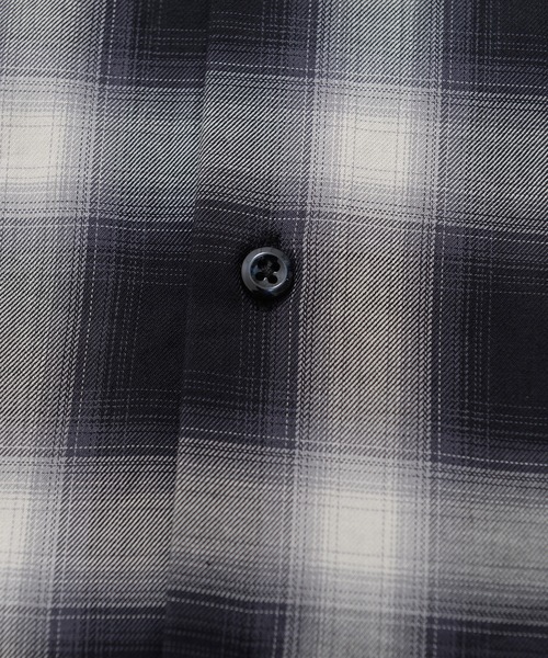 SILVER BULLET（シルバーバレット）の「『CavariA/キャバリア』ルーズシルエットオンブレ長袖チェックシャツ（シャツ/ブラウス・メンズ・ブラック/ネイビー/ホワイト・L/M）」の8枚目の写真