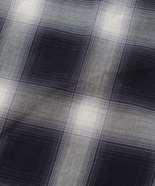 SILVER BULLET（シルバーバレット）の「『CavariA/キャバリア』ルーズシルエットオンブレ長袖チェックシャツ（シャツ/ブラウス・メンズ・ブラック/ネイビー/ホワイト・L/M）」の9枚目の写真