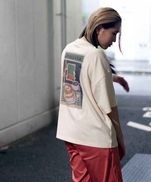 AVIREX（アヴィレックス）の「【WEB&DEPOT限定】RETRO PRINT T-SHIRT/ レトロプリントＴシャツ（Tシャツ/カットソー・レディース・ホワイト/チャコールグレー/ライトグレー・FREE）」の8枚目の写真