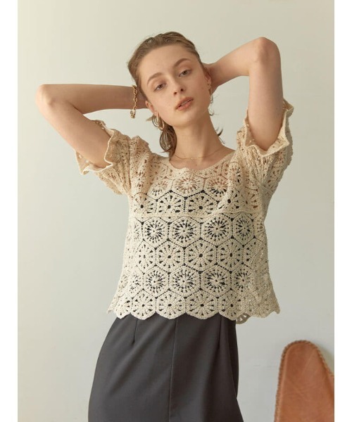 ACYM(アシーム)の「Crochet lace ブラウス(シャツ/ブラウス・レディース・ホワイト/ベージュ・FREE)」の2枚目の写真