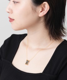 アンティークJewelry コブラが、ガーネットの玉を くわえている構図 ボヘミアンガーネットのフラワーネックレス(チェコスロバキア)