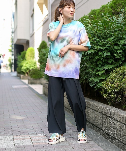 Kappa(カッパ)の「Kappa コラボ 吸汗速乾・接触冷感タイダイプリントTシャツ【Kappa×チチカカ】(Tシャツ/カットソー・レディース・ブルー/カラフル・MEDIUM)」の3枚目の写真