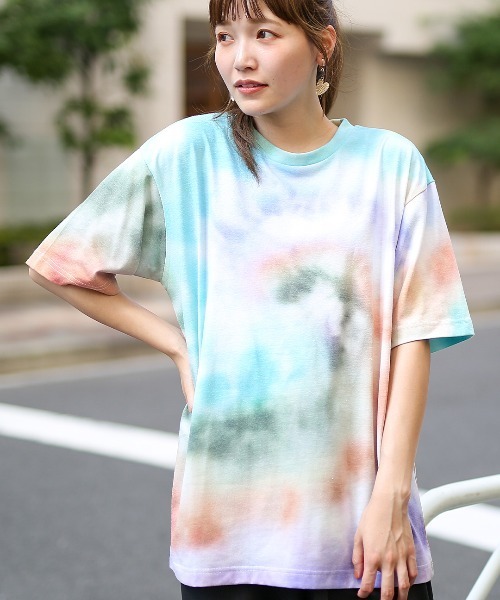 Kappa(カッパ)の「Kappa コラボ 吸汗速乾・接触冷感タイダイプリントTシャツ【Kappa×チチカカ】(Tシャツ/カットソー・レディース・ブルー/カラフル・MEDIUM)」の4枚目の写真