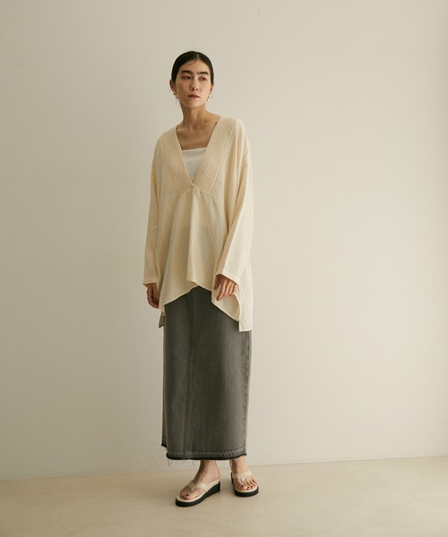 SALON adam et rope'(サロン アダム エ ロペ)の「ダブルガーゼバックリボンピンタックブラウス / オーガニックコットン(シャツ/ブラウス・レディース・オフホワイト/グレー系その他/スミクロ・FREE)」の5枚目の写真