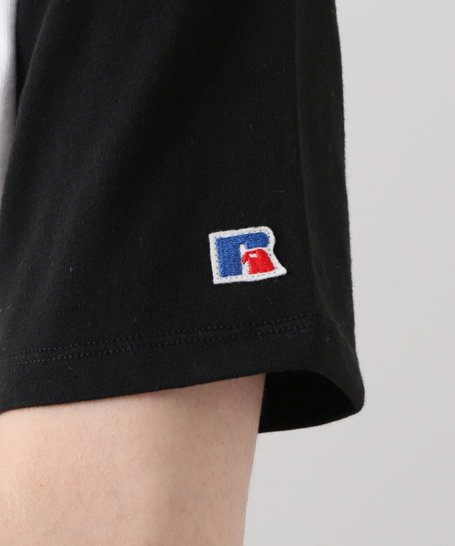 EDIFICE(エディフィス)の「【RUSSELL ATHLETIC】別注 AE.CLUB ベースボールTシャツ(Tシャツ/カットソー・メンズ・ネイビー/グリーン・MEDIUM/LARGE)」の5枚目の写真