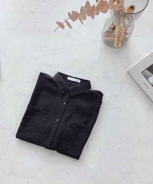 AS KNOW AS plus（アズノゥアズプラス）の「●Wポケット サイドスリット 半袖シアーシャツ（シャツ/ブラウス・レディース・ブラック/オフホワイト/オレンジ/グリーン/グリーン系その他・FREE）」の3枚目の写真