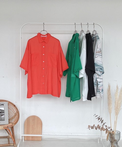 AS KNOW AS plus（アズノゥアズプラス）の「●Wポケット サイドスリット 半袖シアーシャツ（シャツ/ブラウス・レディース・ブラック/オフホワイト/オレンジ/グリーン/グリーン系その他・FREE）」の22枚目の写真