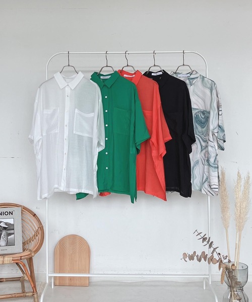 AS KNOW AS plus（アズノゥアズプラス）の「●Wポケット サイドスリット 半袖シアーシャツ（シャツ/ブラウス・レディース・ブラック/オフホワイト/オレンジ/グリーン/グリーン系その他・FREE）」の17枚目の写真