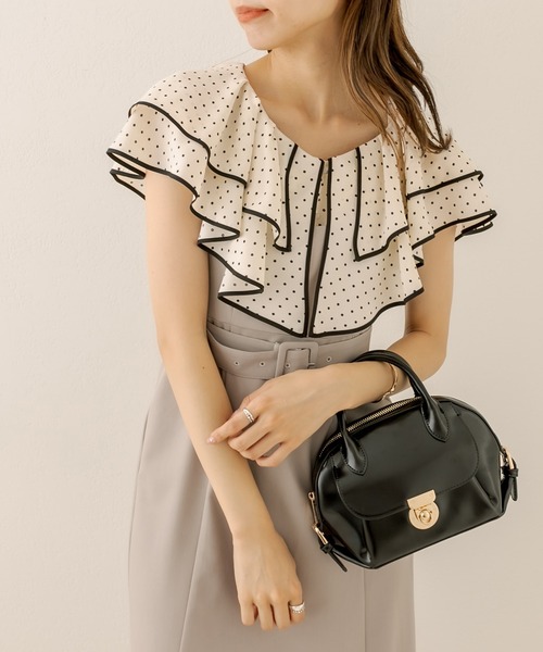 OLIVE des OLIVE（オリーブデオリーブ）の「パイピングラッフルブラウス（シャツ/ブラウス・レディース・ブラウン/オフホワイト/アイボリー・FREE）」の3枚目の写真