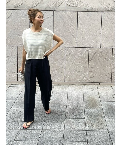 ulu(ウル)の「Sheer knit short vest(ベスト・レディース・オフホワイト/チャコール・FREE)」の3枚目の写真