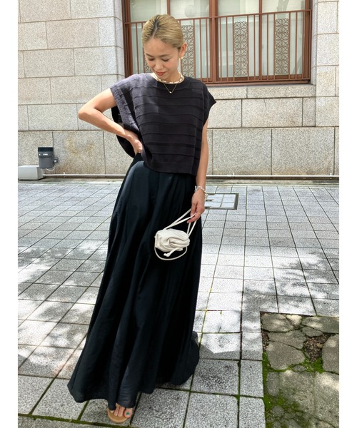 ulu(ウル)の「Sheer knit short vest(ベスト・レディース・オフホワイト/チャコール・FREE)」の8枚目の写真