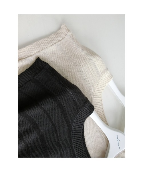 ulu(ウル)の「Sheer knit short vest(ベスト・レディース・オフホワイト/チャコール・FREE)」の14枚目の写真