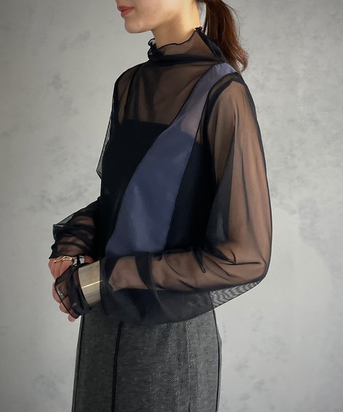 &g'aime（アンジェム）の「【&g’aime】バイカラーシアータートルトップス（Tシャツ/カットソー・レディース・ホワイト/ブラック/ブルー・FREE）」の6枚目の写真