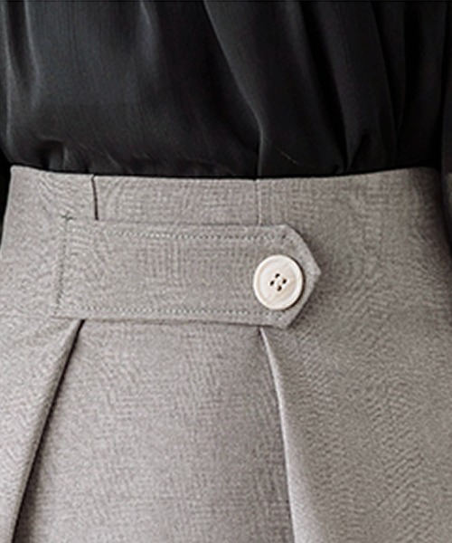 Primazel(プリマゼル)の「ウエストマークフレアタックスカート(スカート・レディース・ブラック/グレー系その他・M)」の11枚目の写真