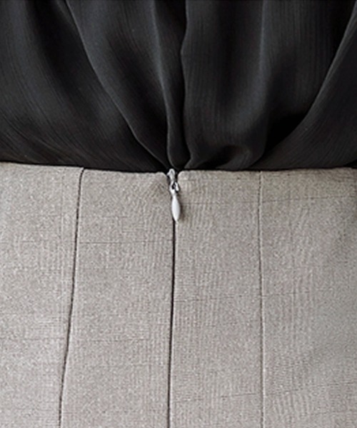 Primazel(プリマゼル)の「ウエストマークフレアタックスカート(スカート・レディース・ブラック/グレー系その他・M)」の12枚目の写真