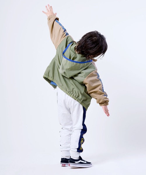 DILASH(ディラッシュ)の「ナイロンウィンドブレーカー(90-140cm)(ナイロンジャケット・キッズ・カーキ/ブラック/ブルー・100/90/120/130/110/140/80)」の11枚目の写真