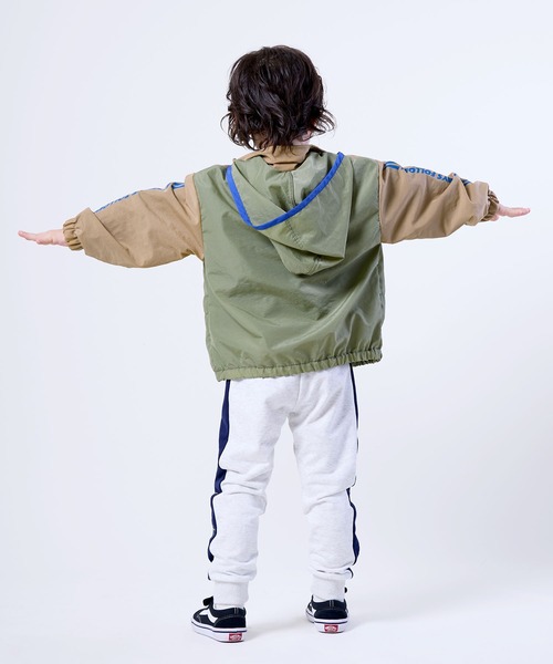 DILASH(ディラッシュ)の「ナイロンウィンドブレーカー(90-140cm)(ナイロンジャケット・キッズ・カーキ/ブラック/ブルー・100/90/120/130/110/140/80)」の12枚目の写真