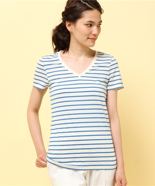 GIORDANO（ジョルダーノ）の「[GIORDANO]Vネック半袖Ｔシャツ（Tシャツ/カットソー・レディース・レッド系その他/オレンジ/ホワイト系その他/オレンジ系その他/イエロー/ピンク/レッド/ネイビー/ダークネイビー/ライトパープル/グレー/ダークグレー/グリーン/ホワイト/ホワイト×ブルー/ブラック・MEDIUM/SMALL/LARGE/X-LARGE）」の4枚目の写真