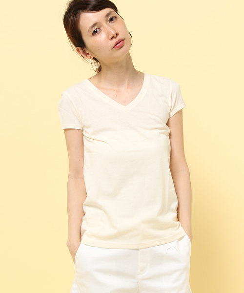 GIORDANO（ジョルダーノ）の「[GIORDANO]Vネック半袖Ｔシャツ（Tシャツ/カットソー・レディース・レッド系その他/オレンジ/ホワイト系その他/オレンジ系その他/イエロー/ピンク/レッド/ネイビー/ダークネイビー/ライトパープル/グレー/ダークグレー/グリーン/ホワイト/ホワイト×ブルー/ブラック・MEDIUM/SMALL/LARGE/X-LARGE）」の5枚目の写真