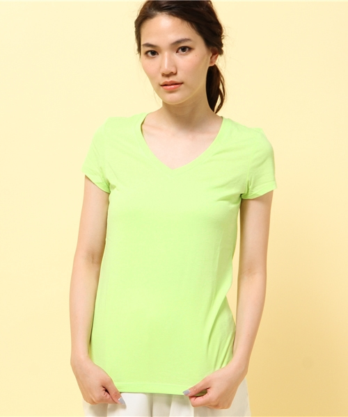 GIORDANO（ジョルダーノ）の「[GIORDANO]Vネック半袖Ｔシャツ（Tシャツ/カットソー・レディース・レッド系その他/オレンジ/ホワイト系その他/オレンジ系その他/イエロー/ピンク/レッド/ネイビー/ダークネイビー/ライトパープル/グレー/ダークグレー/グリーン/ホワイト/ホワイト×ブルー/ブラック・MEDIUM/SMALL/LARGE/X-LARGE）」の13枚目の写真