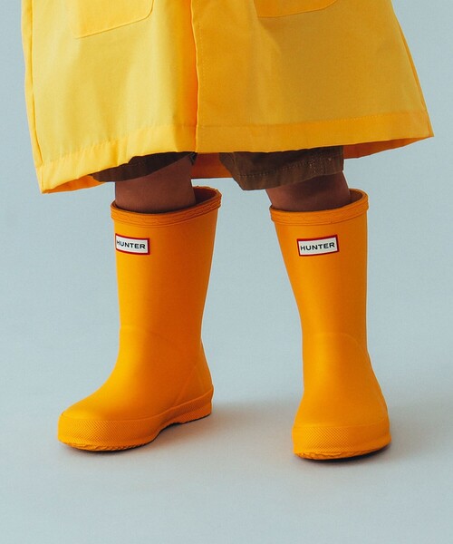 こども ビームス（コドモビームス）の「HUNTER / キッズ ファースト クラシック レインブーツ（13～20cm）（レインシューズ・キッズ・ブラック/ネイビー/レッド/イエロー/ピンク・UK10/16㎝/UK11/17㎝/UK12/18㎝/UK13/19㎝/UK7/13㎝/UK8/14㎝/UK9/15㎝/UK1/20㎝）」の6枚目の写真