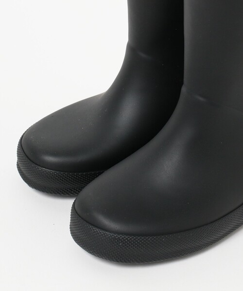 こども ビームス（コドモビームス）の「HUNTER / キッズ ファースト クラシック レインブーツ（13～20cm）（レインシューズ・キッズ・ブラック/ネイビー/レッド/イエロー/ピンク・UK10/16㎝/UK11/17㎝/UK12/18㎝/UK13/19㎝/UK7/13㎝/UK8/14㎝/UK9/15㎝/UK1/20㎝）」の9枚目の写真