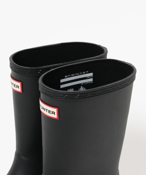 こども ビームス（コドモビームス）の「HUNTER / キッズ ファースト クラシック レインブーツ（13～20cm）（レインシューズ・キッズ・ブラック/ネイビー/レッド/イエロー/ピンク・UK10/16㎝/UK11/17㎝/UK12/18㎝/UK13/19㎝/UK7/13㎝/UK8/14㎝/UK9/15㎝/UK1/20㎝）」の12枚目の写真