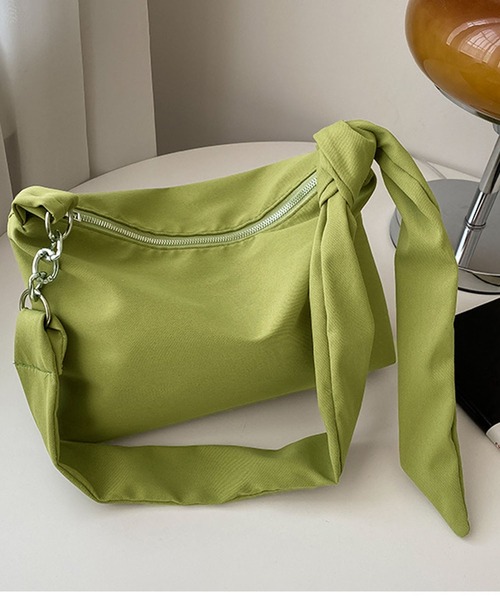 EPICKS（エピックス）の「チェーンベルトショルダーバッグ（ショルダーバッグ・レディース・ブラック/アイボリー/ブルー/グリーン・F）」の4枚目の写真