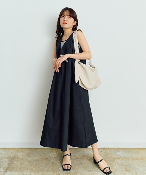 EPICKS（エピックス）の「チェーンベルトショルダーバッグ（ショルダーバッグ・レディース・ブラック/アイボリー/ブルー/グリーン・F）」の2枚目の写真