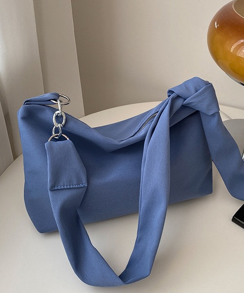 EPICKS（エピックス）の「チェーンベルトショルダーバッグ（ショルダーバッグ・レディース・ブラック/アイボリー/ブルー/グリーン・F）」の6枚目の写真