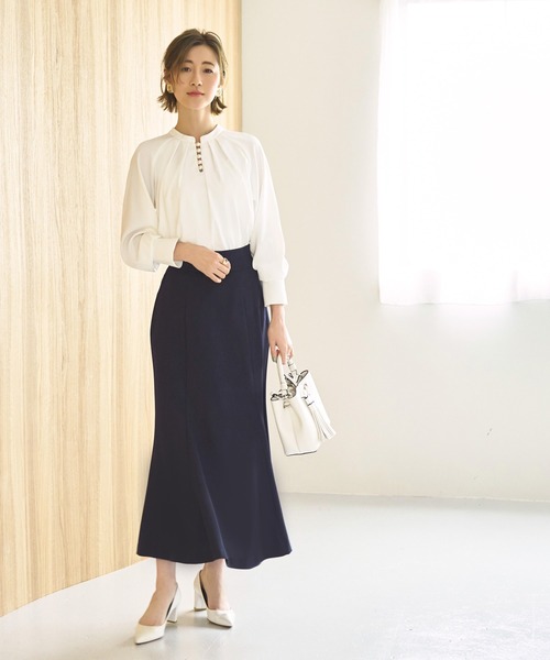 RUIRUE BOUTIQUE(ルイルエブティック)の「洗える ストレッチ | スリットパールスタンドカラーブラウス | 長袖 トップス 体型カバー オフィスカジュアル パフスリーブ パール Aライン 通勤服 華やか ブラウス(シャツ/ブラウス・レディース・ブラック/ベージュ/ホワイト・L/M/S/LL/3L)」の19枚目の写真