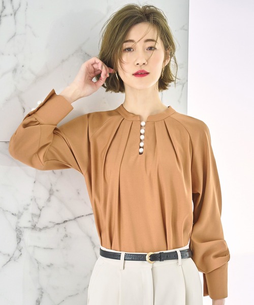 洗える ストレッチ ｜ スリットパールスタンドカラーブラウス ｜ 長袖