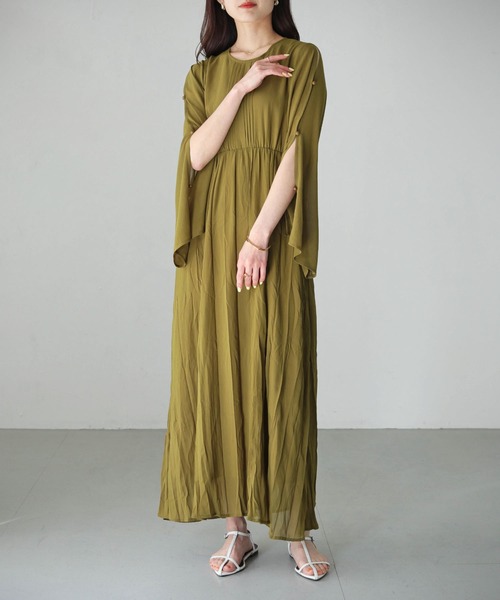 cheriella(シェリエラ)の「【cheriella】WEB限定スリットクリンクルワンピース(ドレス・レディース・ブラック/ブルー/アイボリー/ライトカーキ・M)」の16枚目の写真