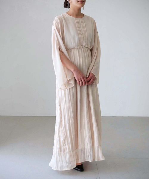 cheriella(シェリエラ)の「【cheriella】WEB限定スリットクリンクルワンピース(ドレス・レディース・ブラック/ブルー/アイボリー/ライトカーキ・M)」の12枚目の写真